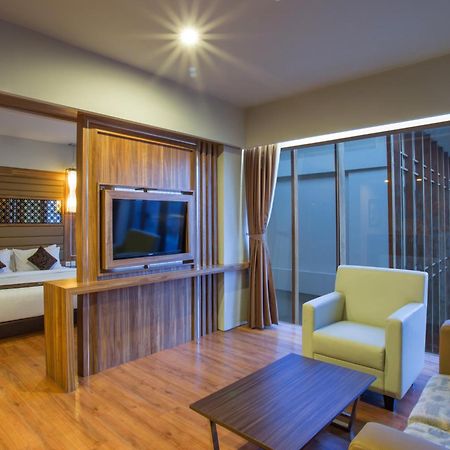 The Lerina Hotel Nusa Dua Exterior photo